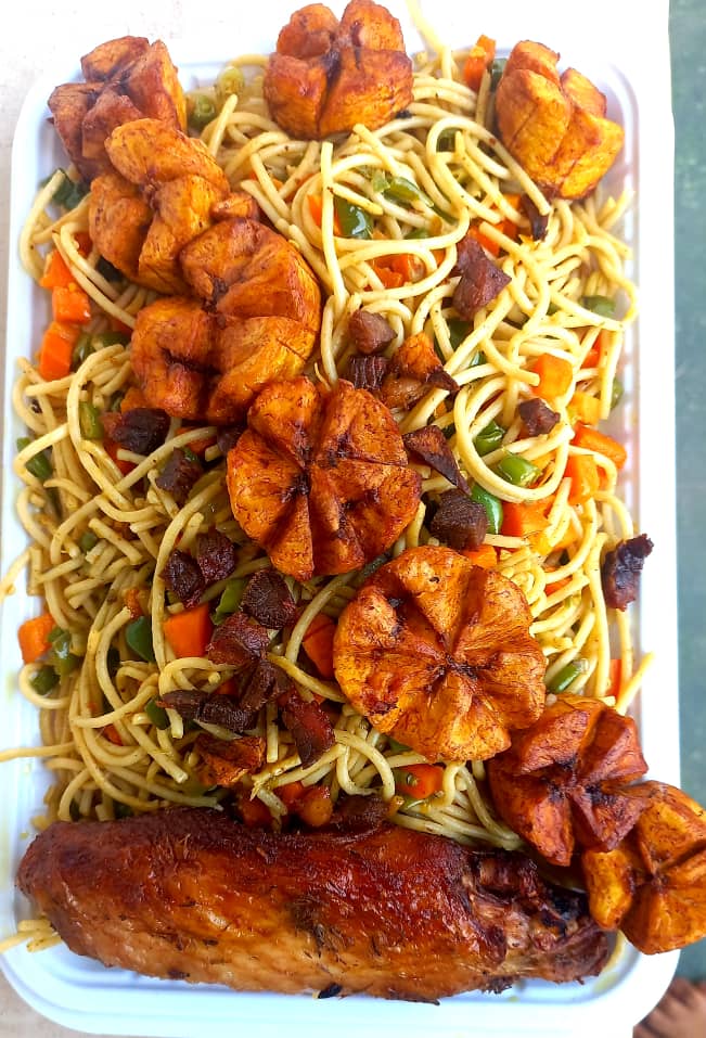 Stir fry veggie spagetti Wit plantain and turkey