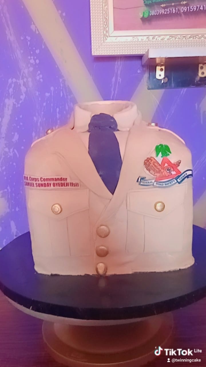 Shirt cake